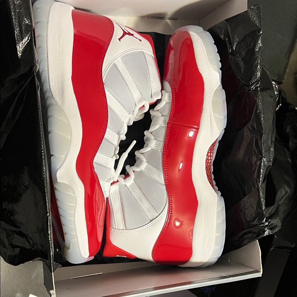 Jordan  Sneakers in Red and White cherry 11s